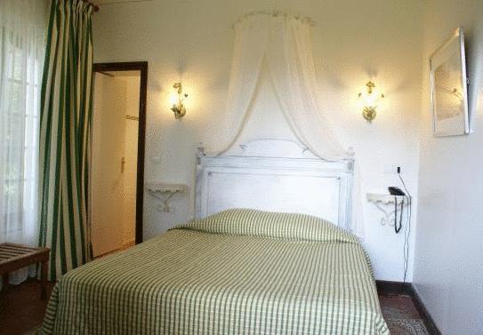 Hostellerie Du Chateau De L'Isle La Croix-en-Touraine Exterior photo