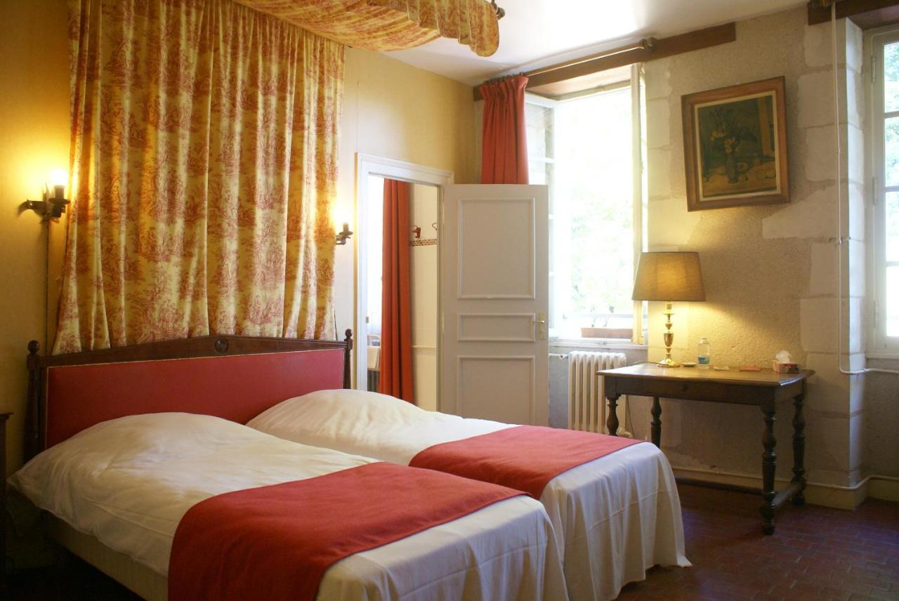 Hostellerie Du Chateau De L'Isle La Croix-en-Touraine Exterior photo